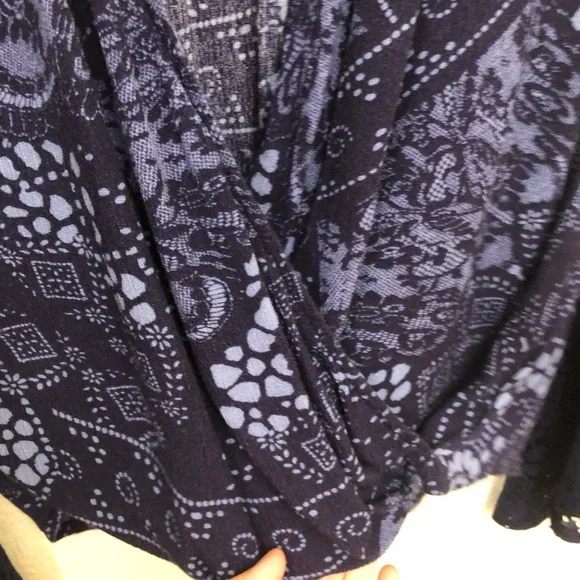 LOVESTITCH Womens Large Bell Sleeve Mixed Media Cross Front Blouse Top NWOT Blue - Picture 4 of 14